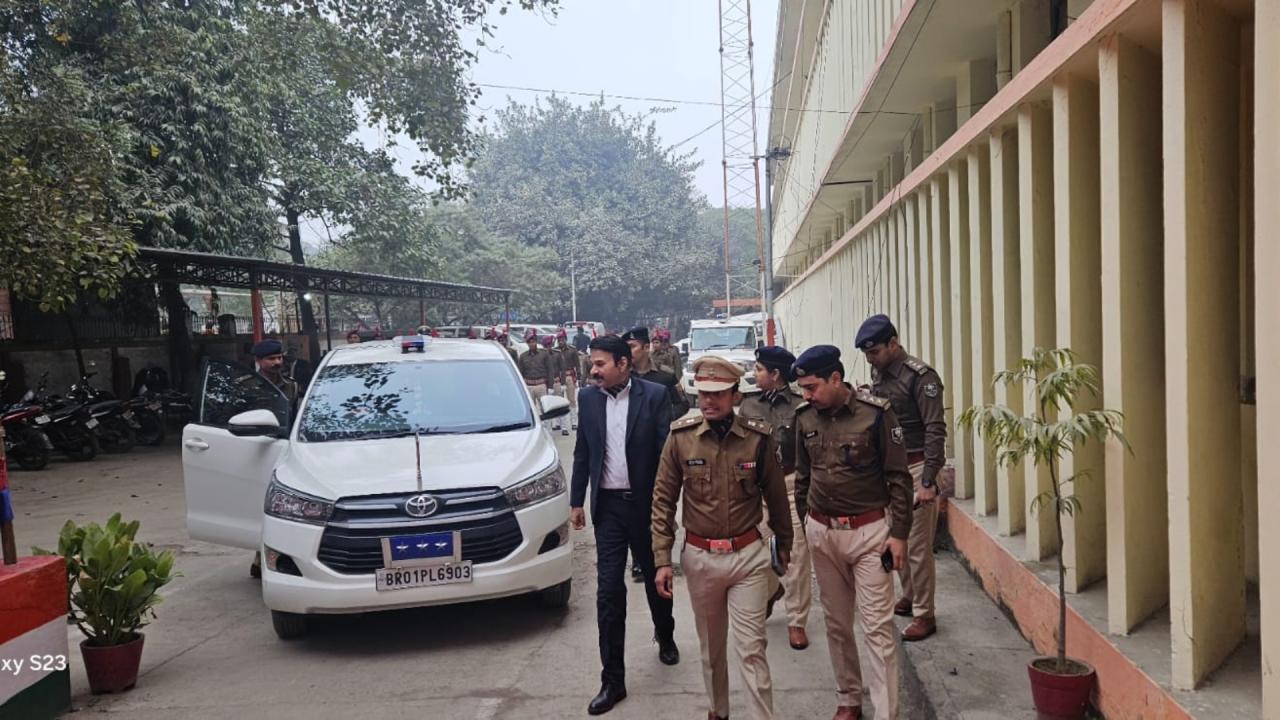 बाहुबली शहाबुद्दीन पर शिकंजा कसकर सुर्खियों में आए थे