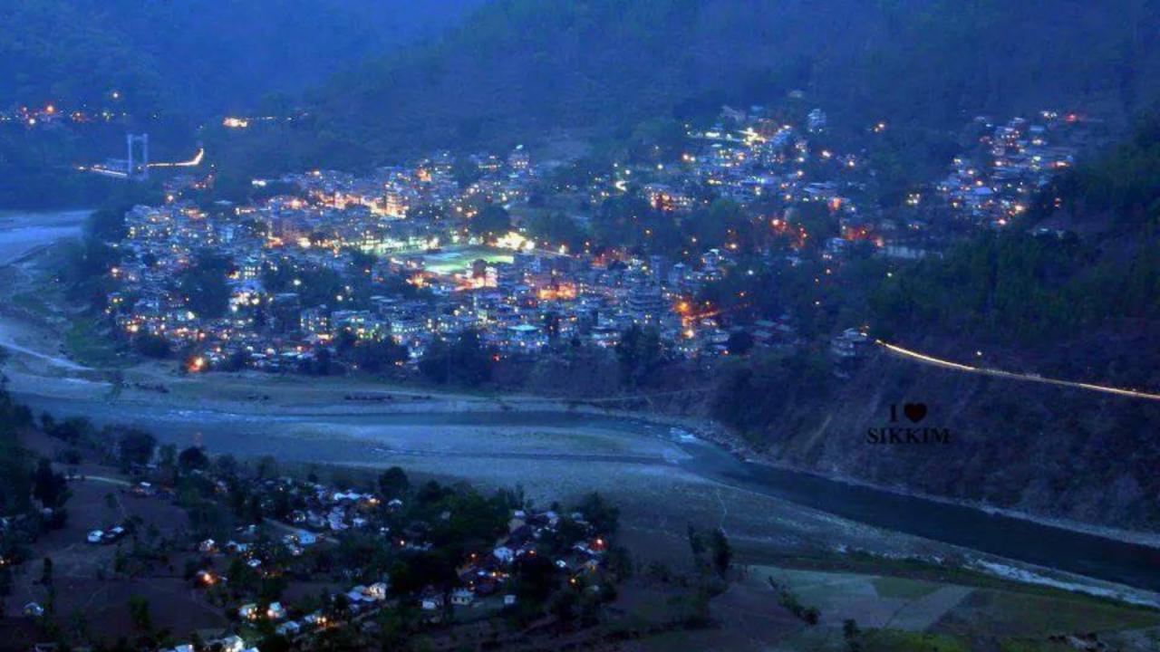 देखने लायक है यहां की प्राकृतिक सुंदरता