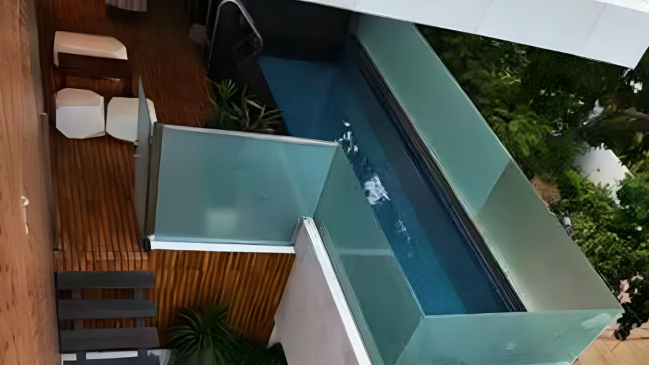 दिल्ली में भी मौजूद है घर