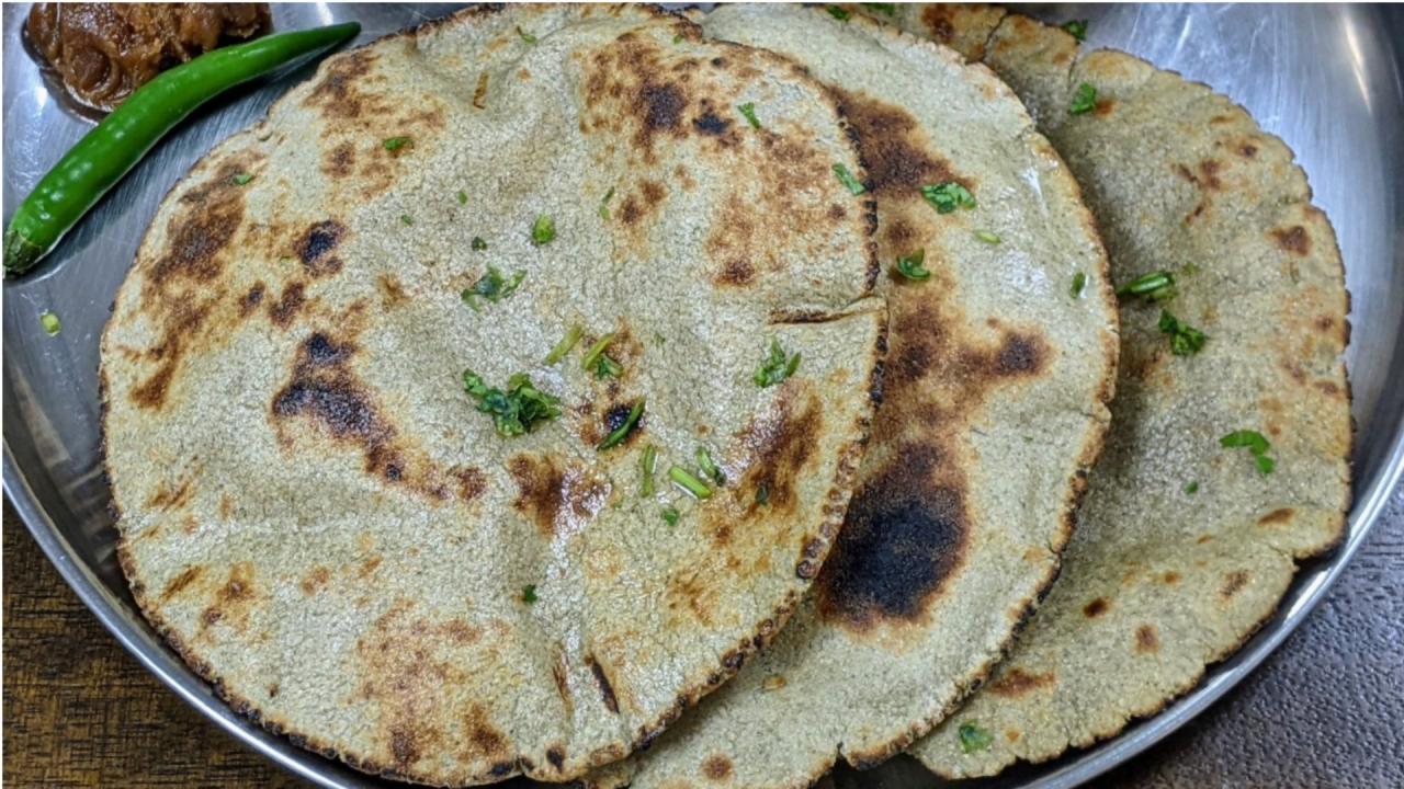 बाजरे की रोटी
