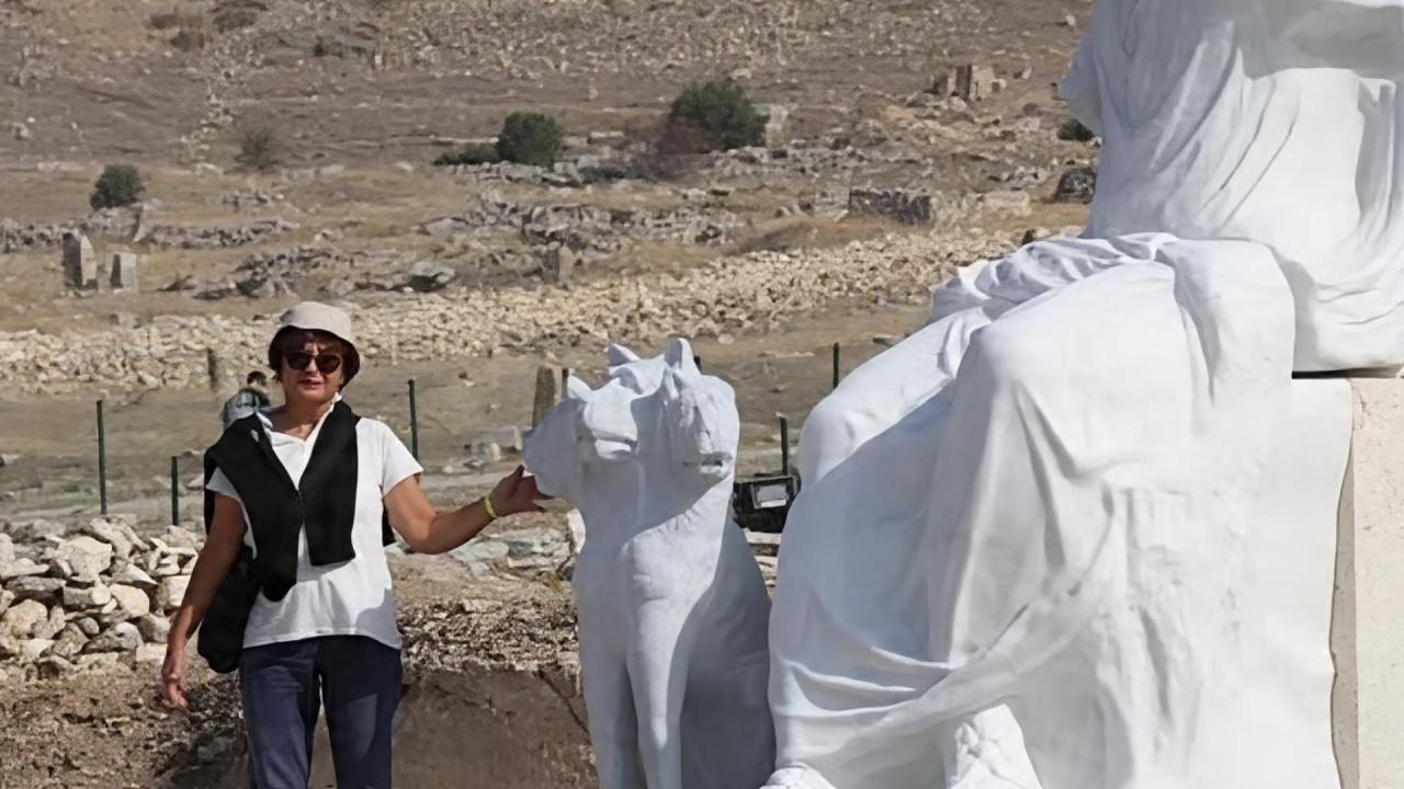 यहां कार्बन डाइऑक्साइड (CO₂) निकलती है