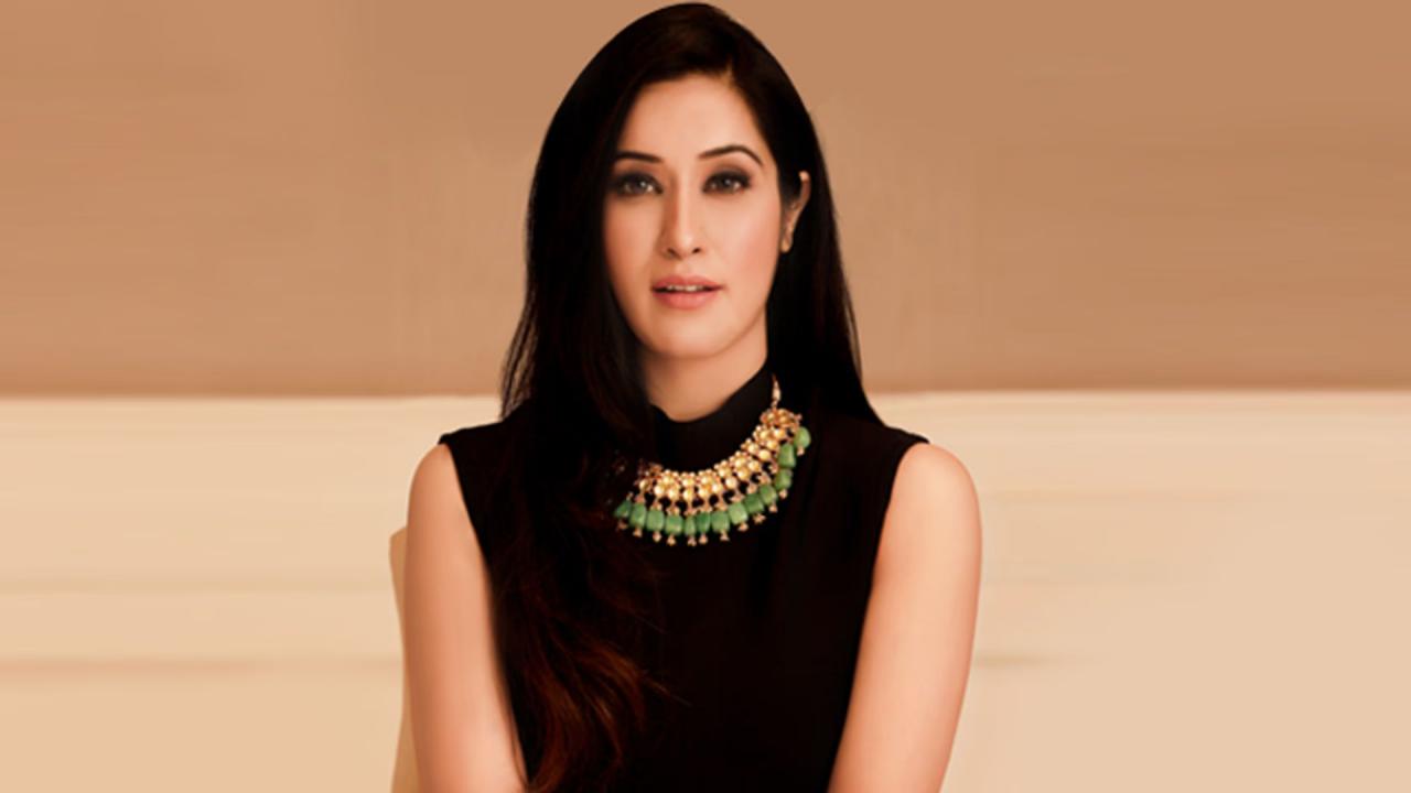 आज बना दी 300 करोड़ की कंपनी