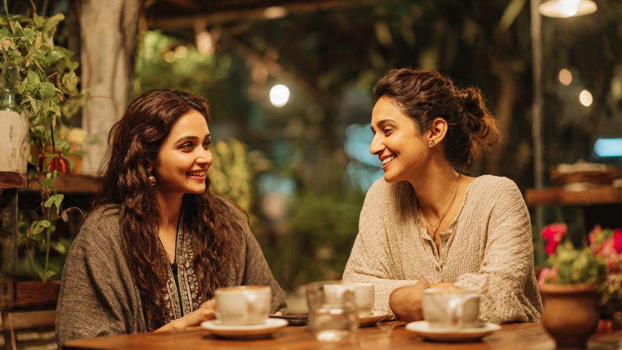 मूलांक 2 (चंद्र) – सबसे कोमल, समझदार और एडजस्ट करने वाली