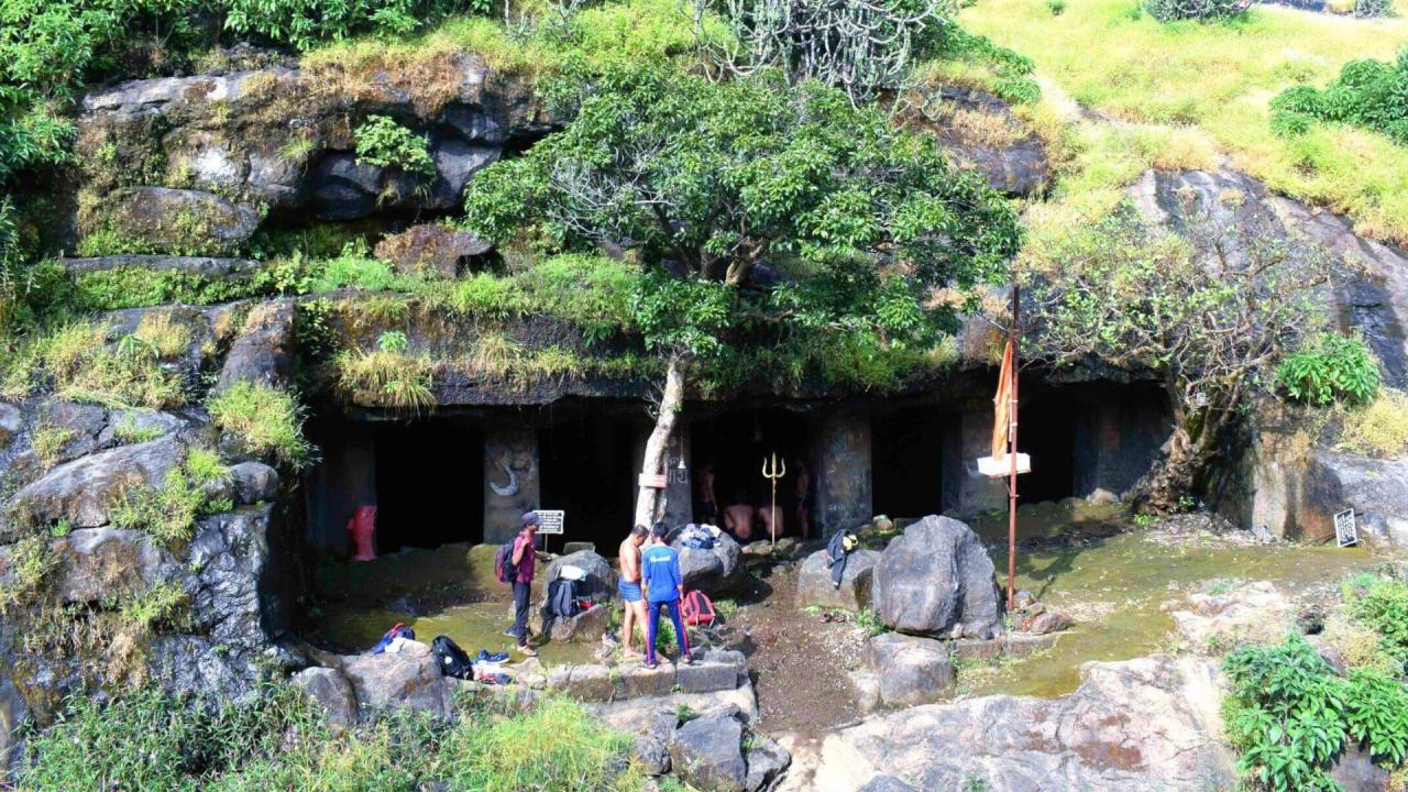 आकर्षक है मंदिर के आसपास का नजारा