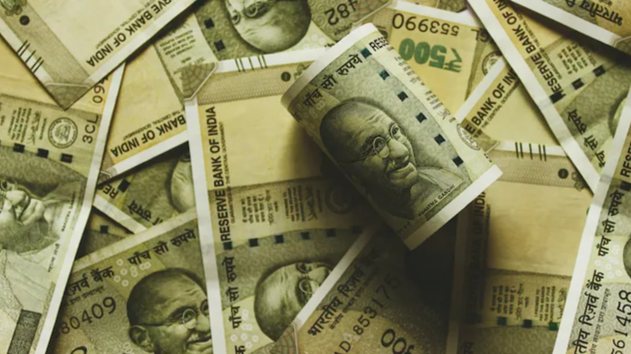 हर अपडेट पर सभी की नजर बनी हुई है