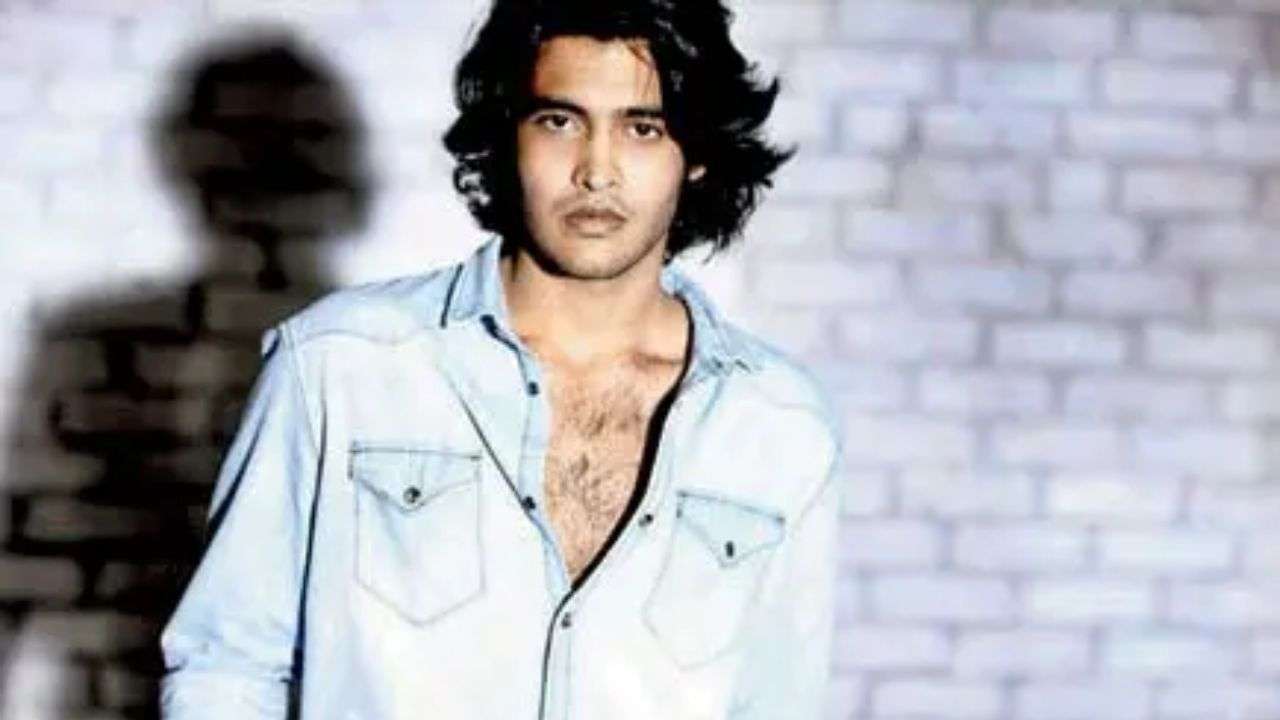 Who is Sakshi Khanna?