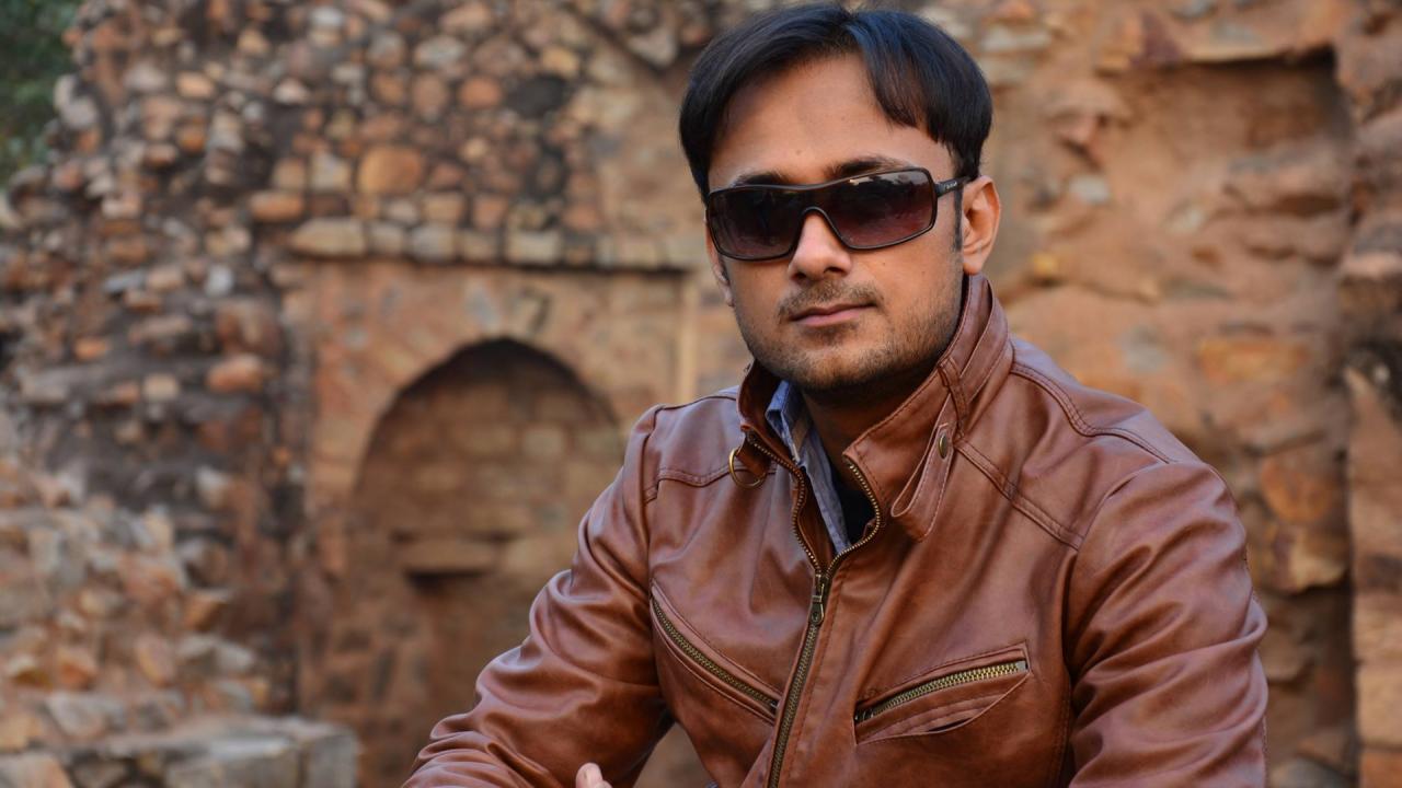 गौरव तिवारी के पास थी कौन-कौन सी डिग्रियां?