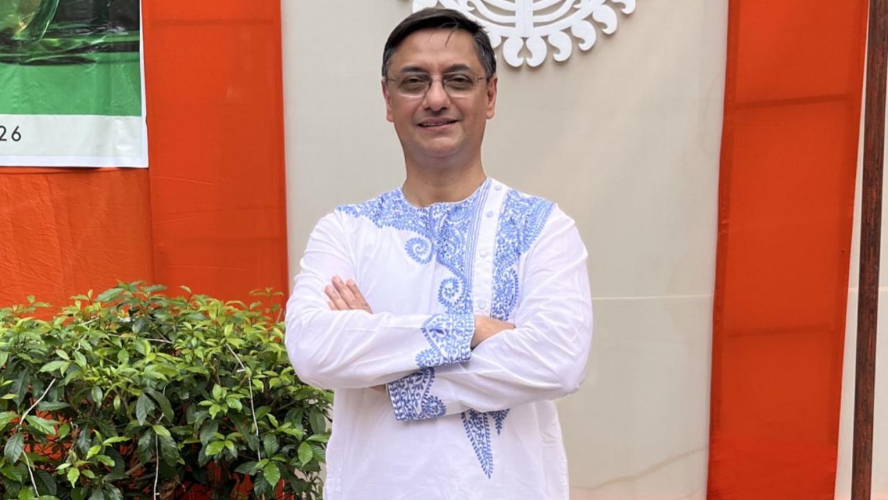 संजीव सान्याल कौन हैं?