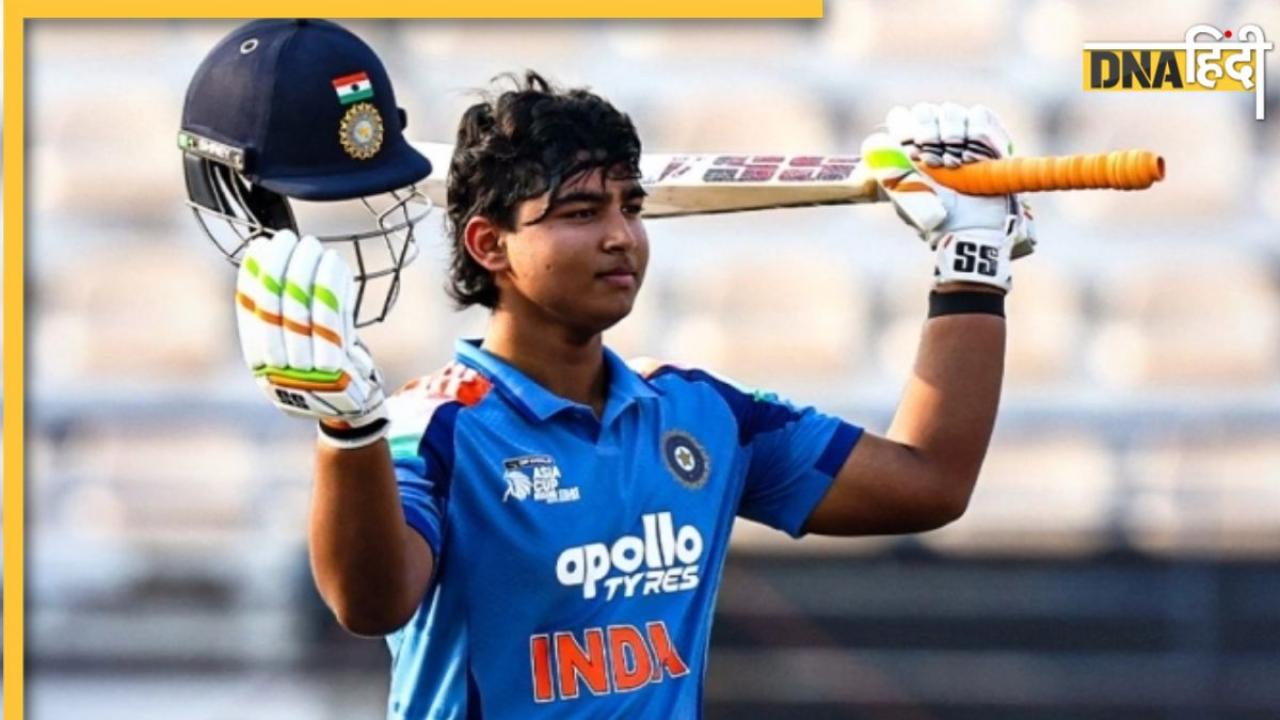 9 चौके, 10 छक्के... वैभव सूर्यवंशी ने साउथ अफ्रीका में मचाया गदर, मात्र इतनी बॉल पर जड़ दिया तूफानी शतक