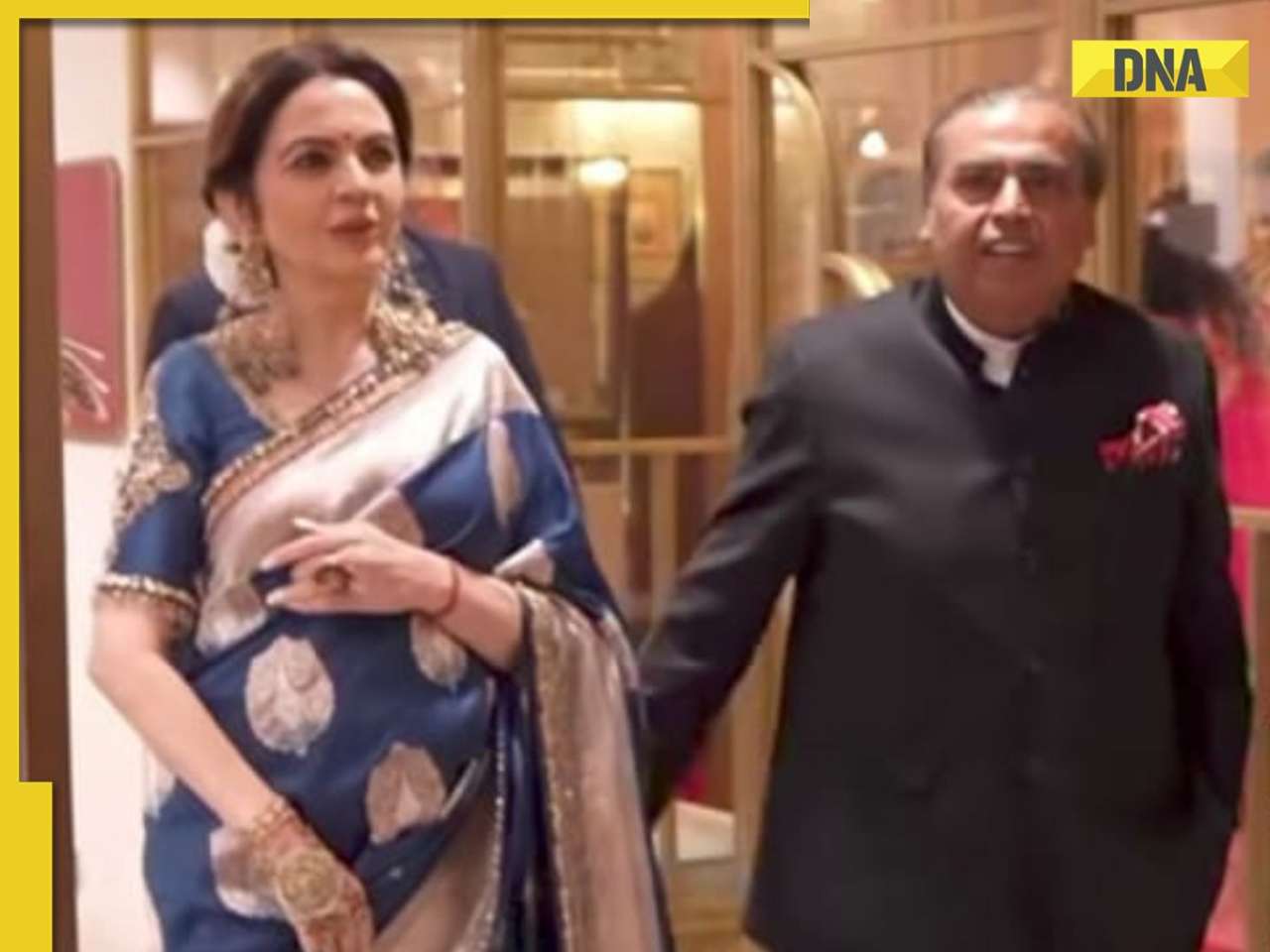 Nita Ambani verbijstert in Peacock Blue Traditionele Banarasi Saree Matching op Mumbai Fashion Gala, zie virale foto’s