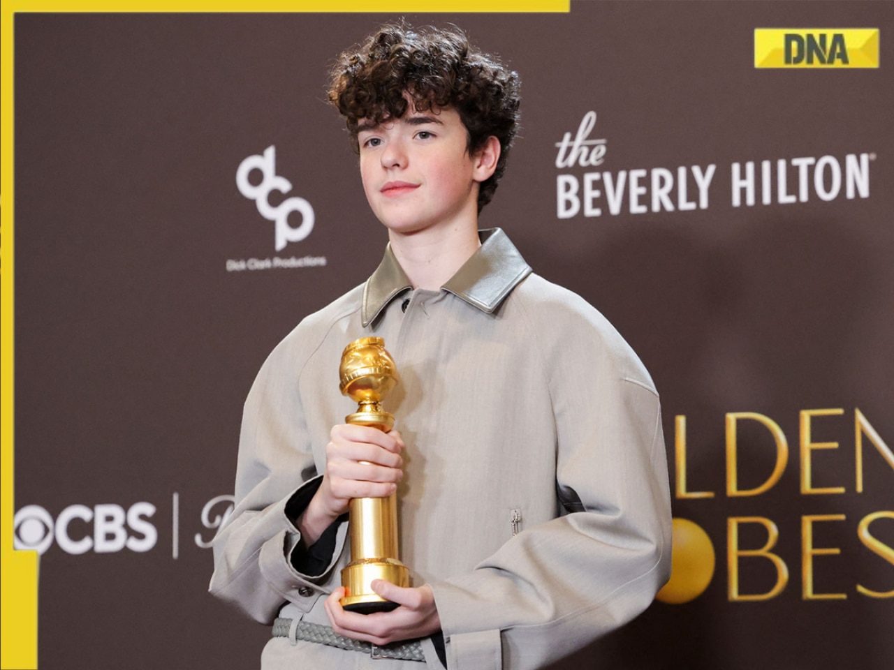 Owen Cooper wint de prijs voor beste mannelijke bijrol voor de adolescentie, schrijft geschiedenis als “jongste acteur” en wint 3 prijzen, waaronder…