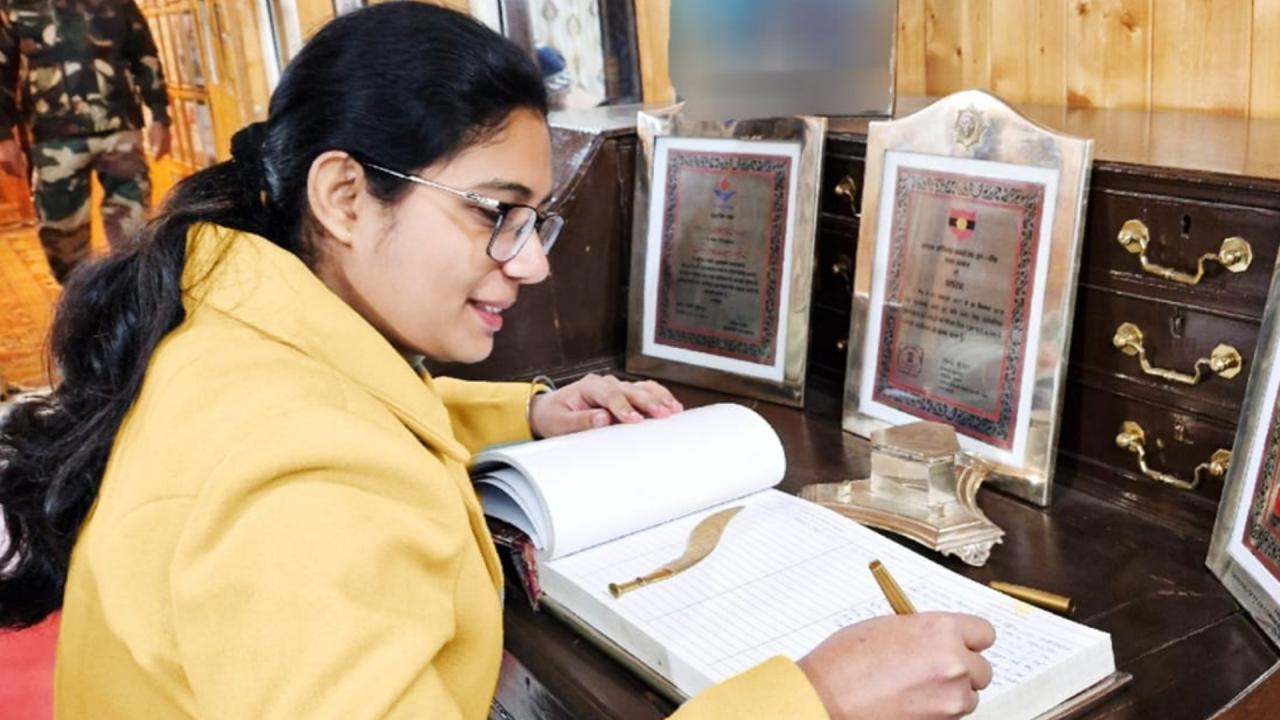 कृतिका मिश्रा का एजुकेशनल बैकग्राउंड