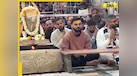  Virat Kohli, Kuldeep Yadav visit Mahakaleshwar Temple in Ujjain ahead of IND vs NZ 3rd ODI in Indore | WATCH 