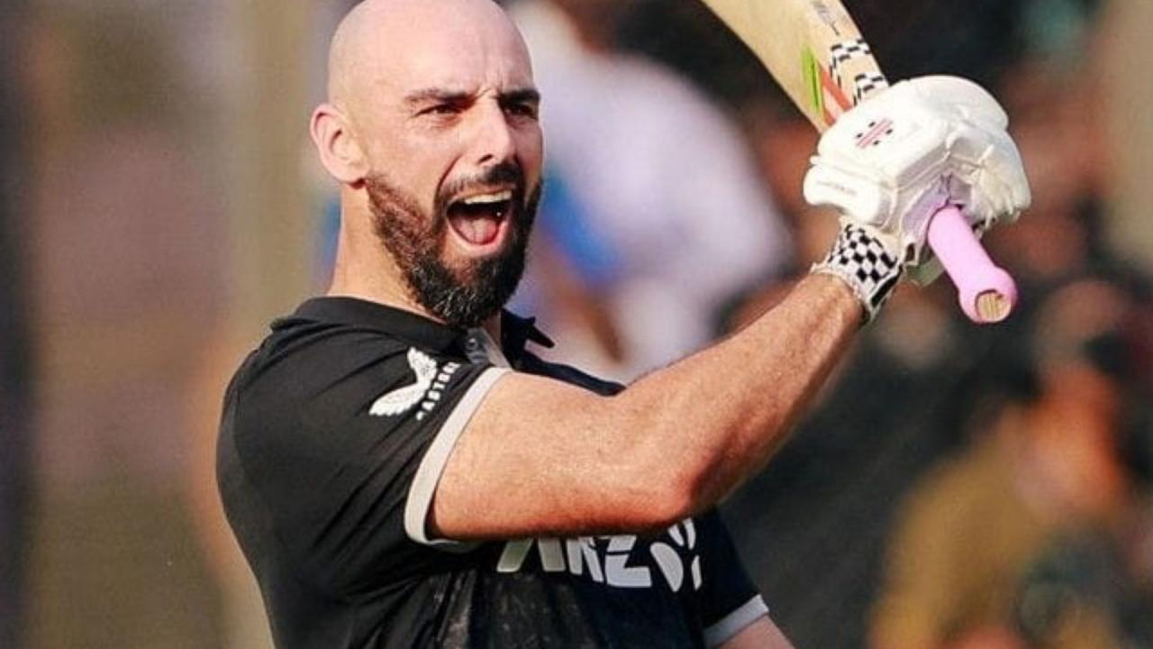 डेरिल मिशेल के सिर पर सजा नंबर-1 का ताज