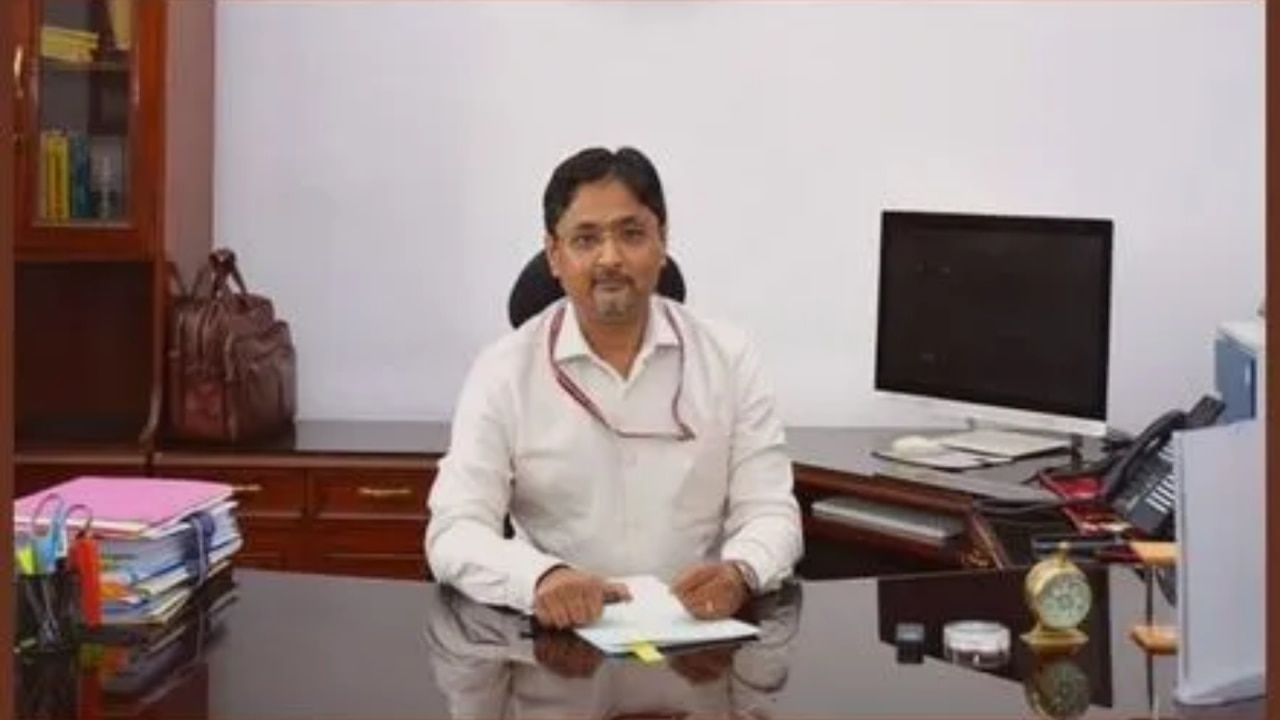 राजस्व सचिव अरविंद श्रीवास्तव