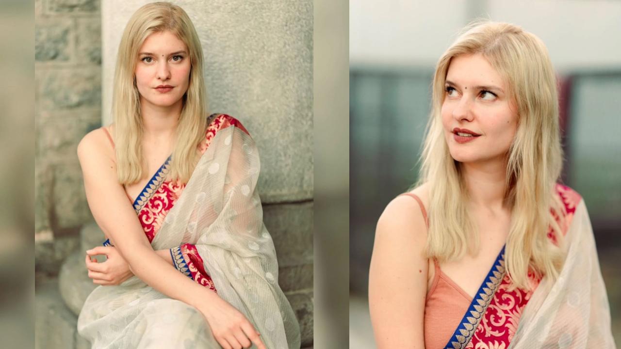 साड़ी के साथ बेज कलर की ब्रालेट