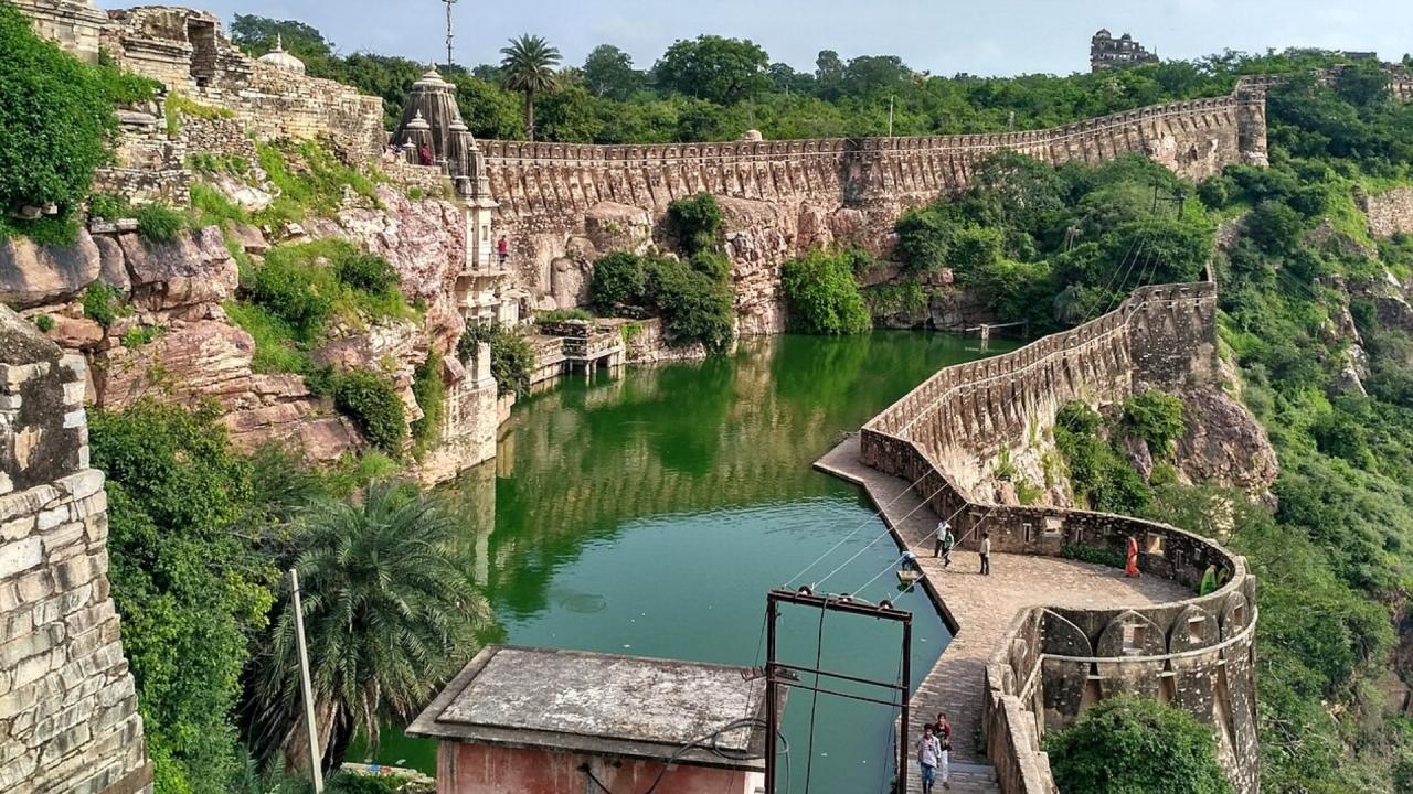 भारत का सबसे बड़ा किला कौन-सा है?