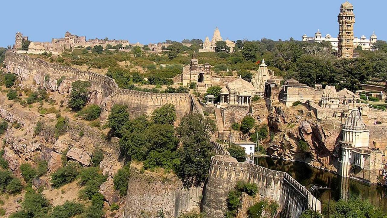 चित्तौड़गढ़ किले की स्थापत्य विशेषताएं