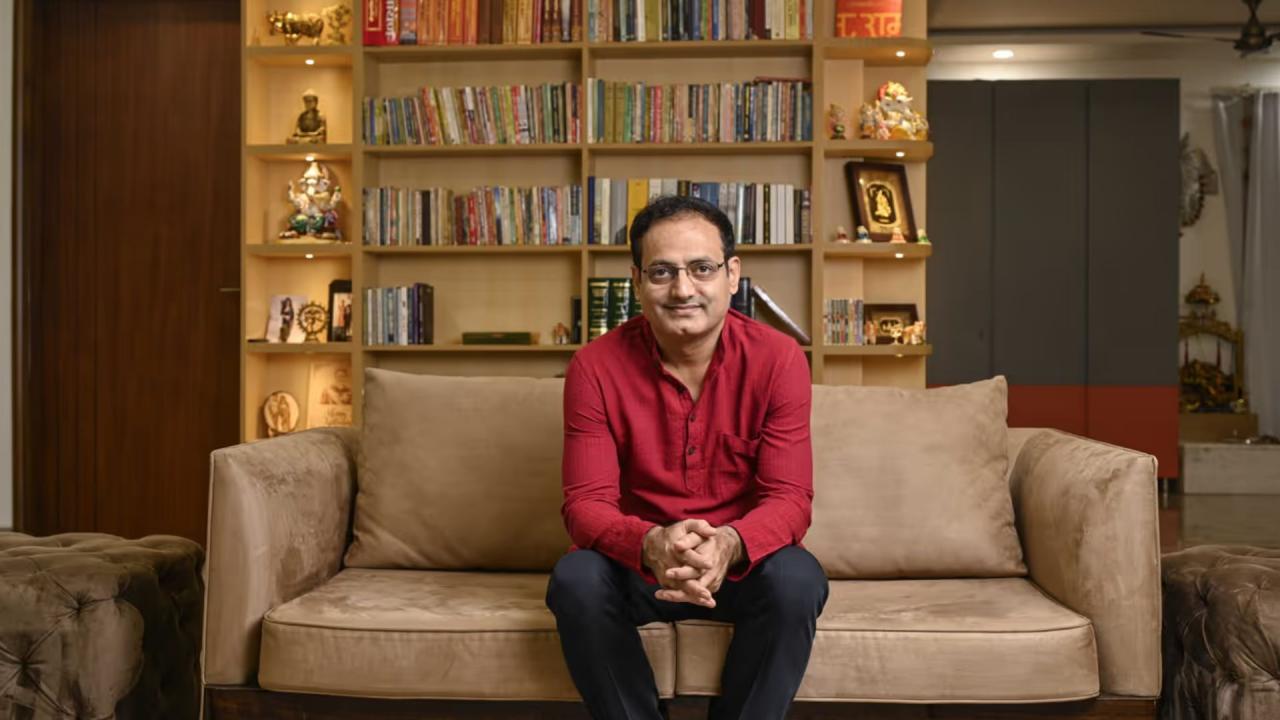 विकास दिव्यकीर्ति का स्मार्ट जवाब: कब क्या बोलें? 