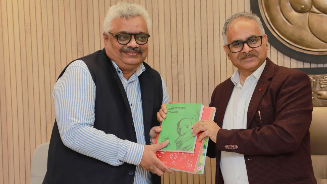 इतिहास पर कई किताबें हो चुकी हैं प्रकाशित