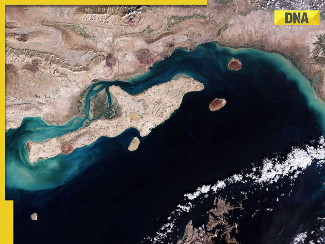 Iran allows only Chinese vessels through Strait of Hormuz, other ships face attack risk