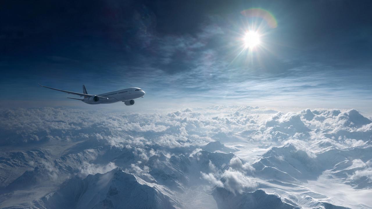 एक सूर्य के साथ दिखते हैं दो और सूर्य