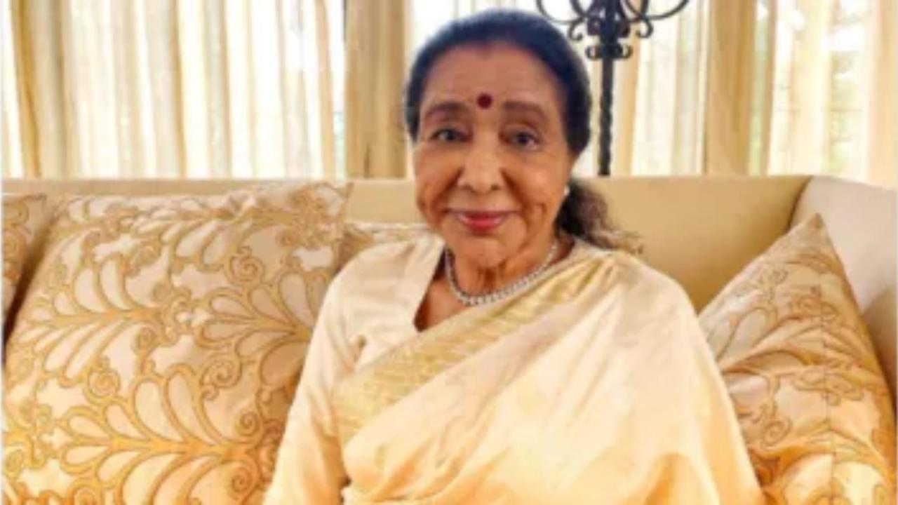 आशा भोसले के कितने बच्चे?