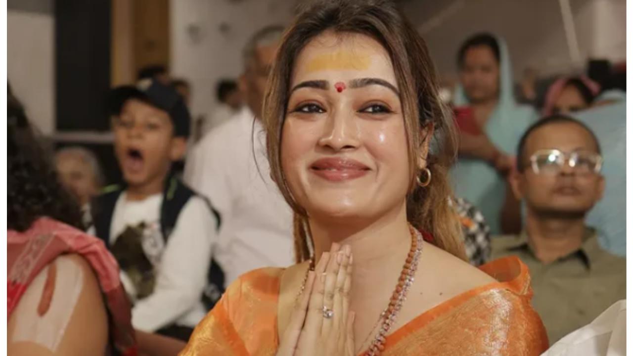 कौन हैं हर्षा रिछारिया?