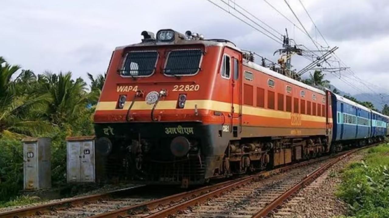 खड़े होकर करना पड़ सकता है सफर 