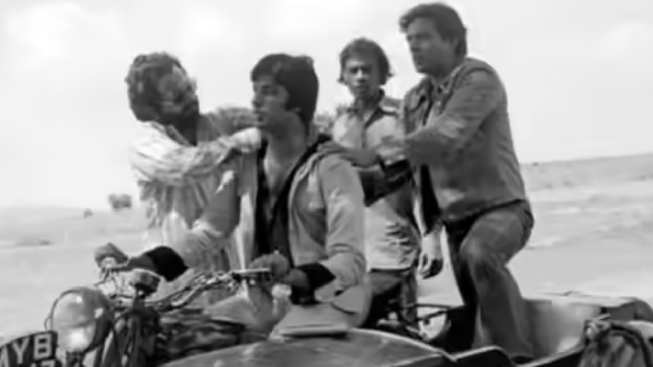 कौन सी मूवी के ब्लैक टिकट से लोगों ने बनवा लिए थे घर?