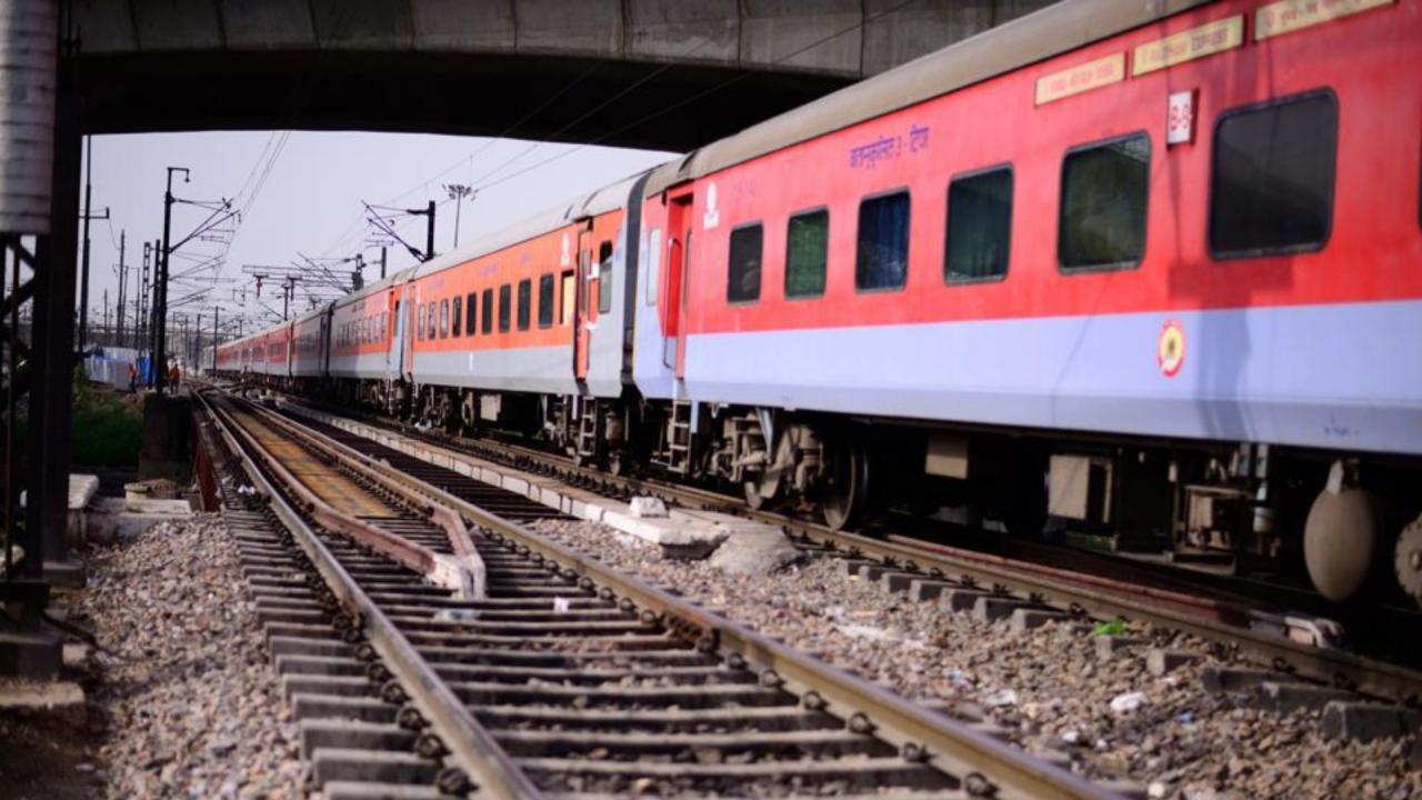रेलवे की टिकट ट्रांसफर की सुविधा