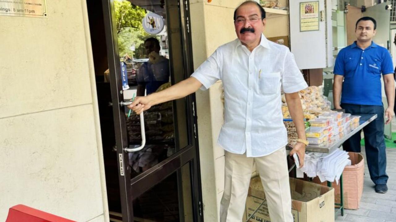 विदेशों में भी है सागर रत्ना के आउटलेट्स
