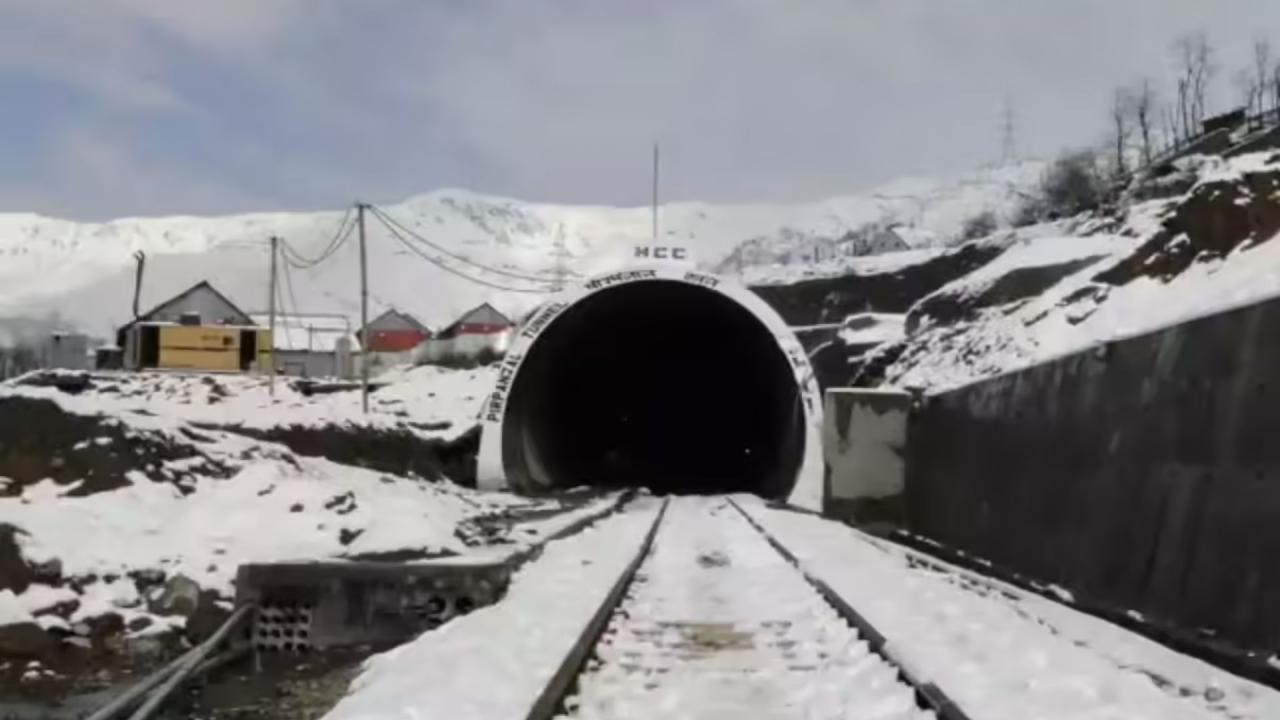 पीर पंजाल रेलवे सुरंग (Pir Panjal Railway Tunnel)