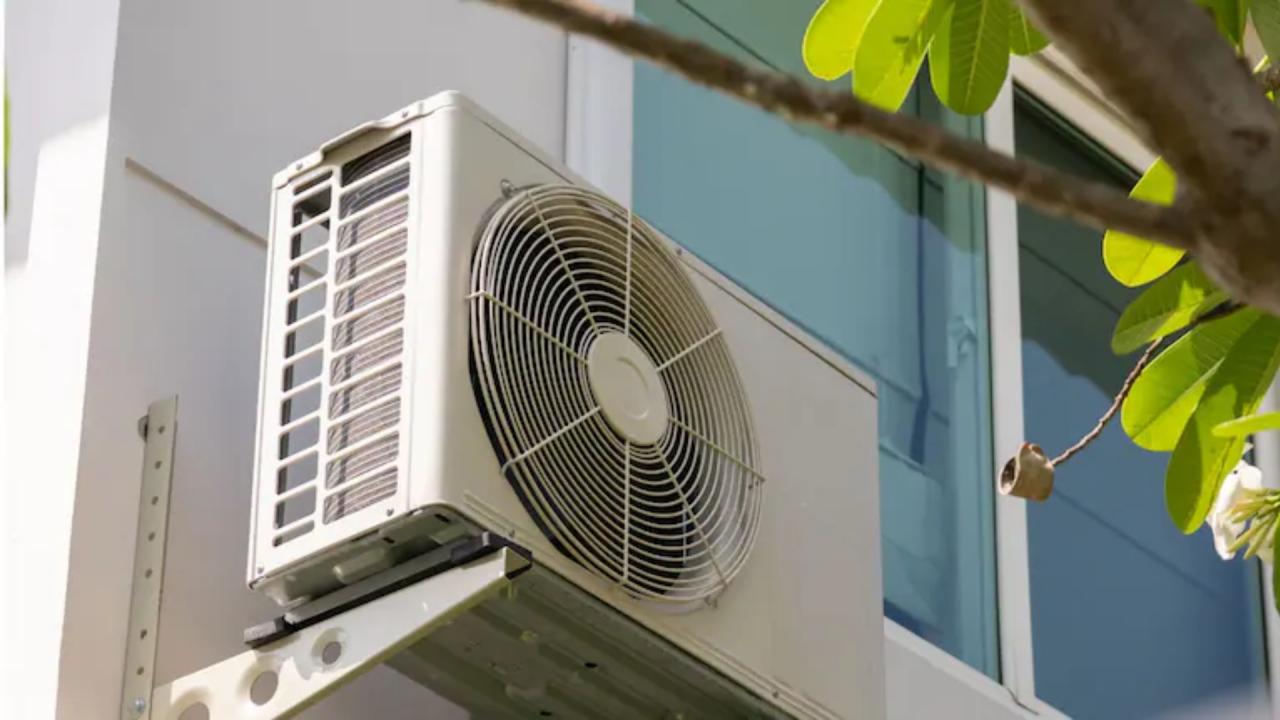 खुद कैसे चेक करें AC की गैस?