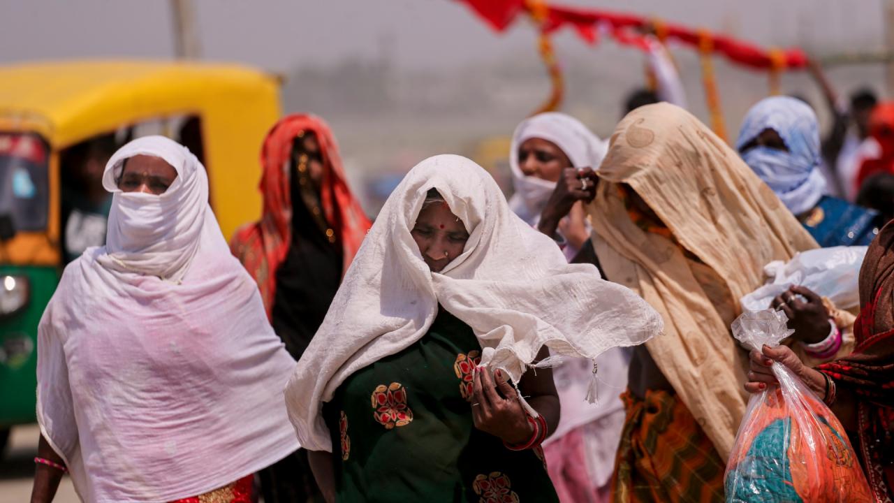 बिजली कटौती न्यूनतम करने के निर्देश