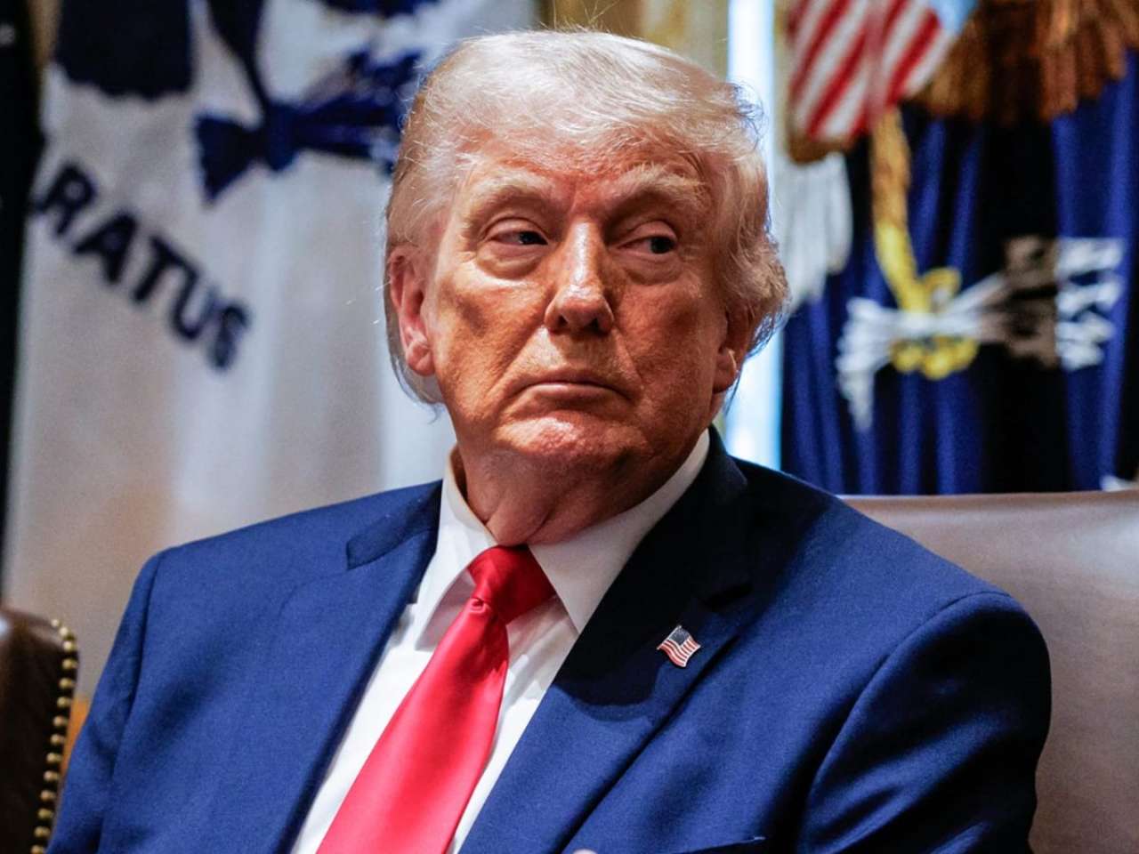 Donald Trump leaves White House meeting without decision on Iran deal as talks remain unresolved