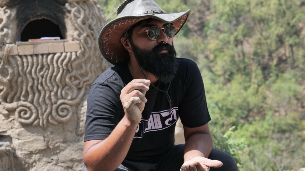 13 हजार में इस मड विला में एक रात गुजार सकते हैं आप