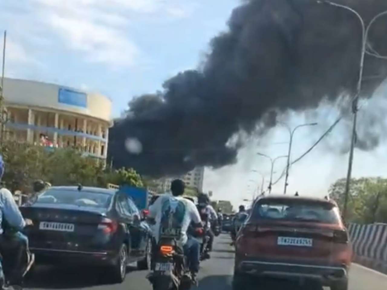 Thick smoke billows as massive fire at Chennai's Pallikaranai Dumpyard engulfs over 100 vehicles | Video