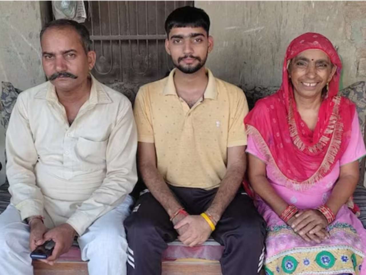 JEE Advanced 2026: Who is Indrajeet, E-rickshaw driver's son, set to become first IITian from his village, know is rank
