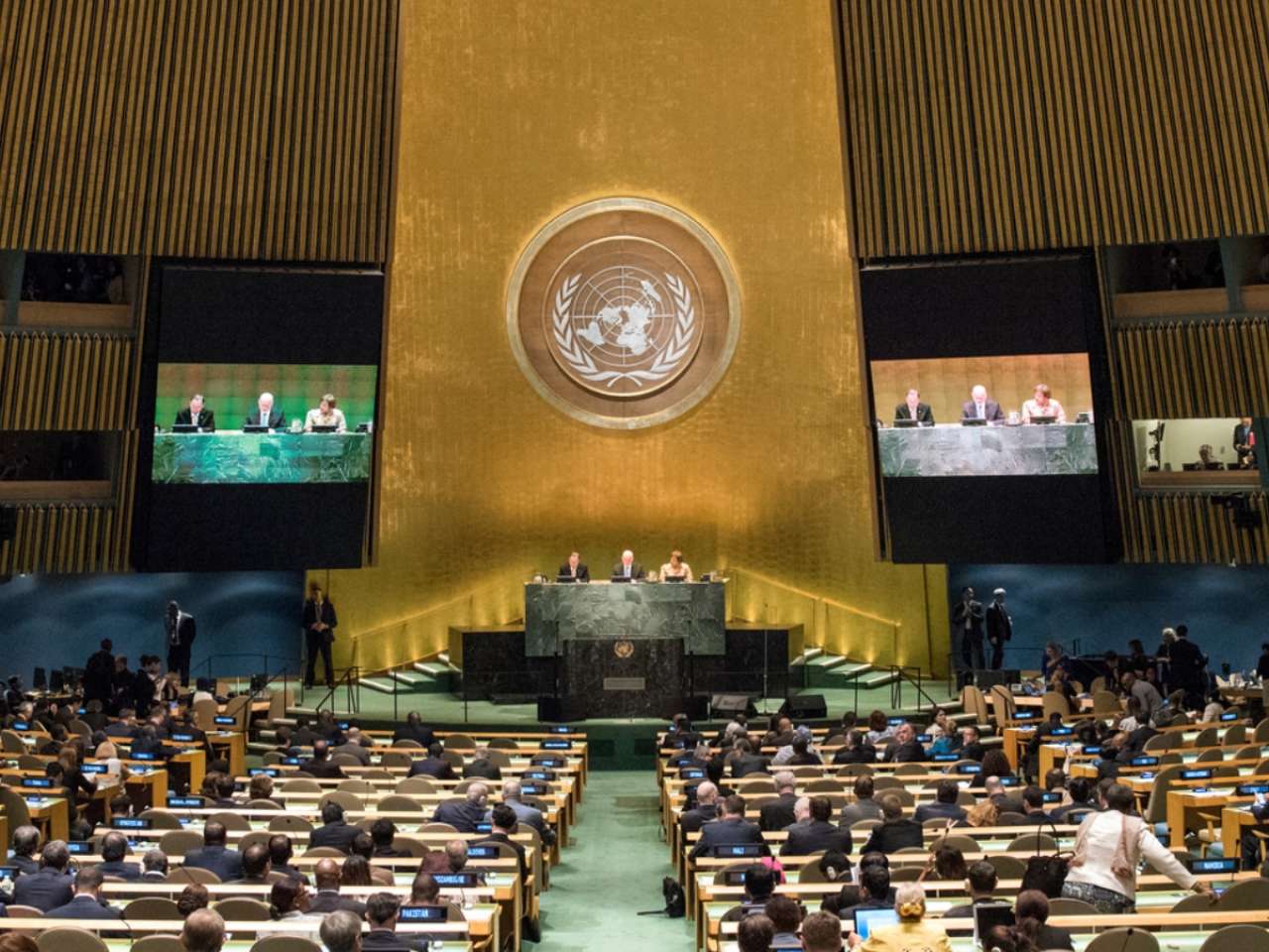 How is Pakistan using its UNSC membership to keep Jammu and Kashmir in global focus? Why is India pushing back?