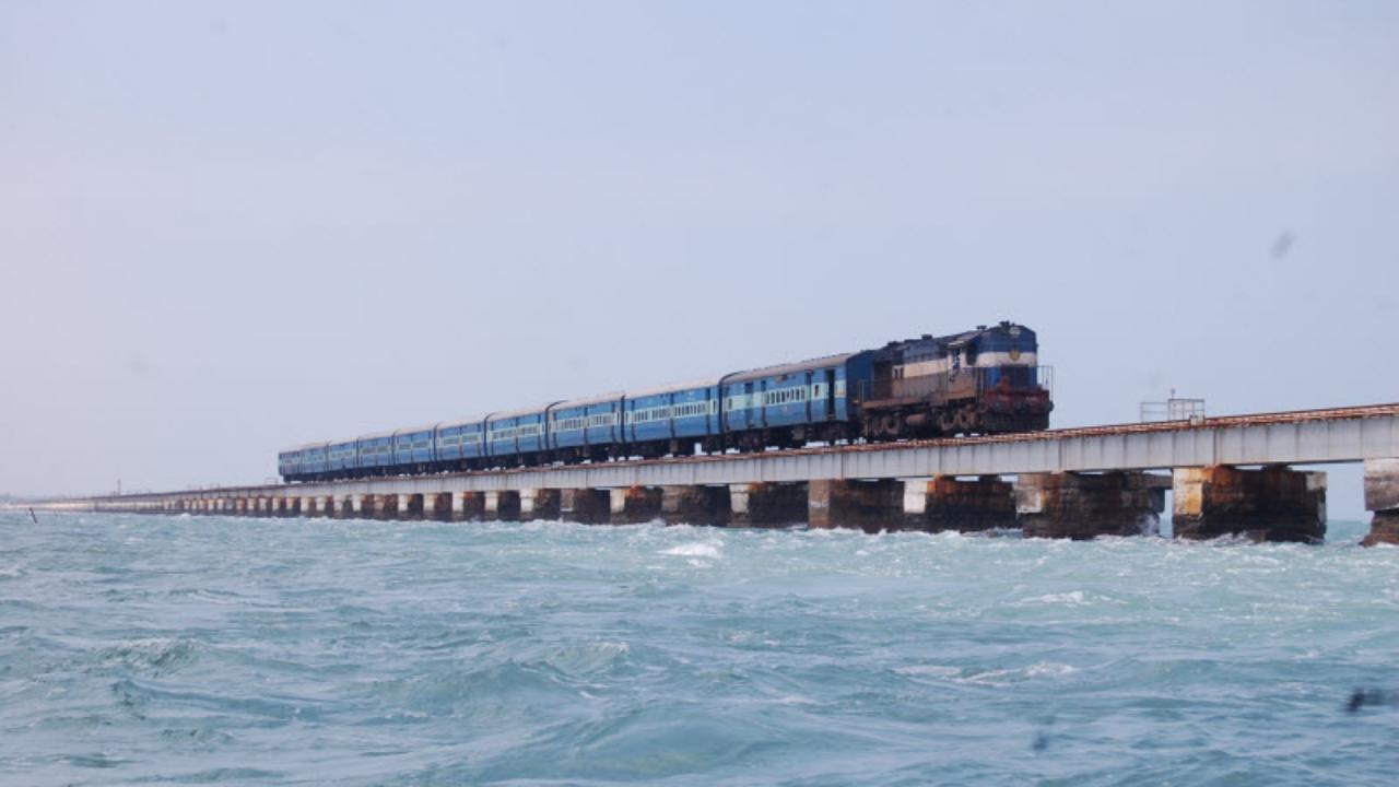 भारत के 5 सबसे खतरनाक रेलवे रूट्स