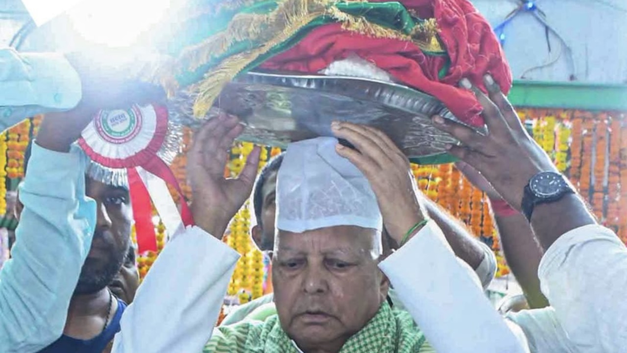 5. "मुश्किल परिस्थितियों से बाहर निकलने का रास्ता खोज लेता हूं..."