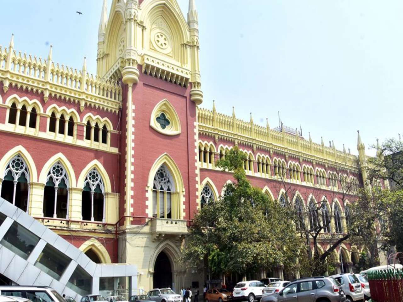 Calcutta HC seeks Suvendhu Adhikari's response to Mamata Banerjee's plea against Bhabanipur election result