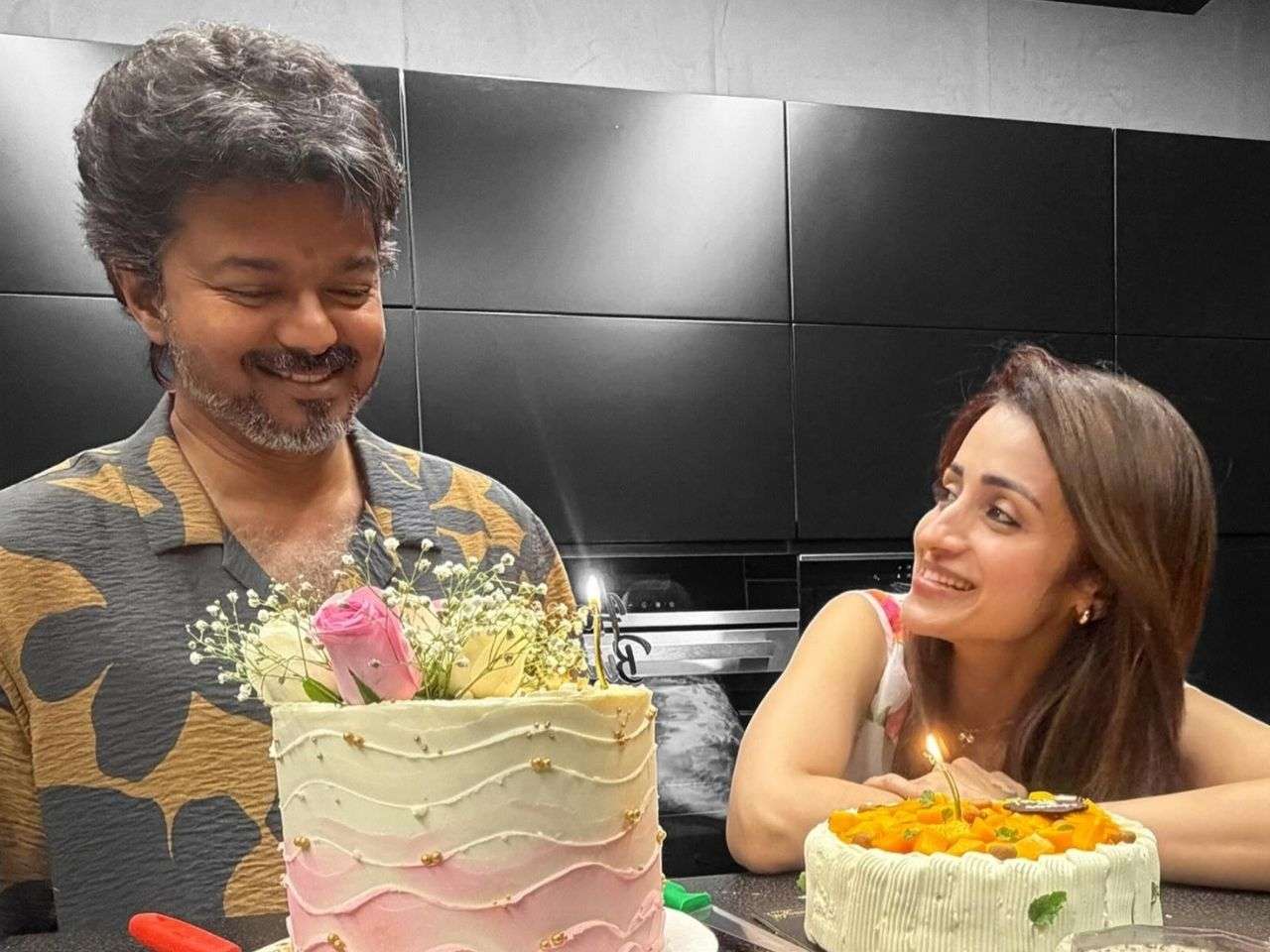 Thalapathy Vijay, Trisha crush break up rumours, subtly confirm relationship, actress drop this major evidence, calls him 'person who makes it...'