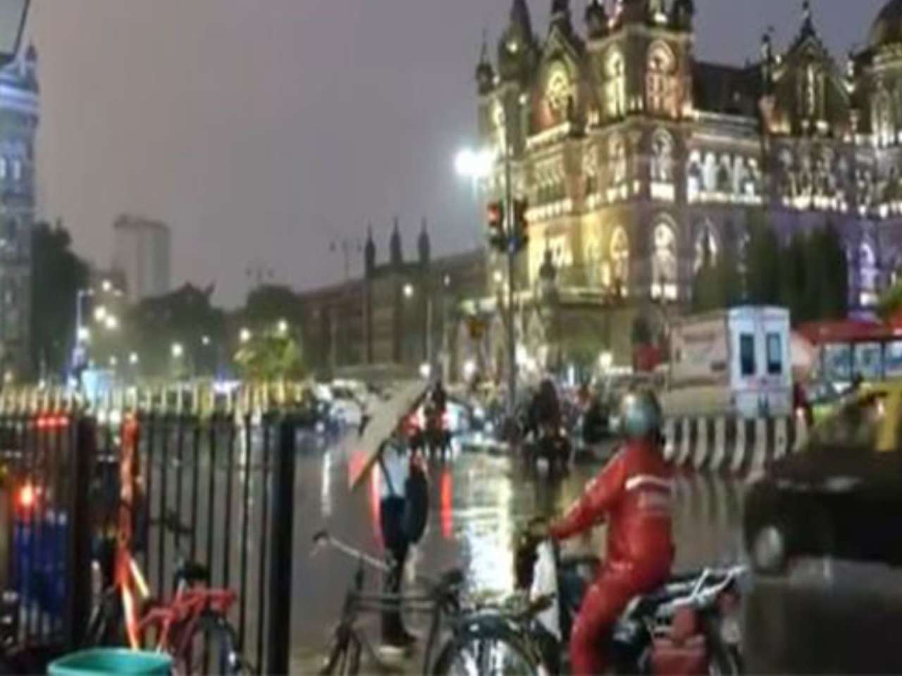 Mumbai Rains: IMD issues red alert for city, orange for Thane as heavy showers hit region, check full weather update here