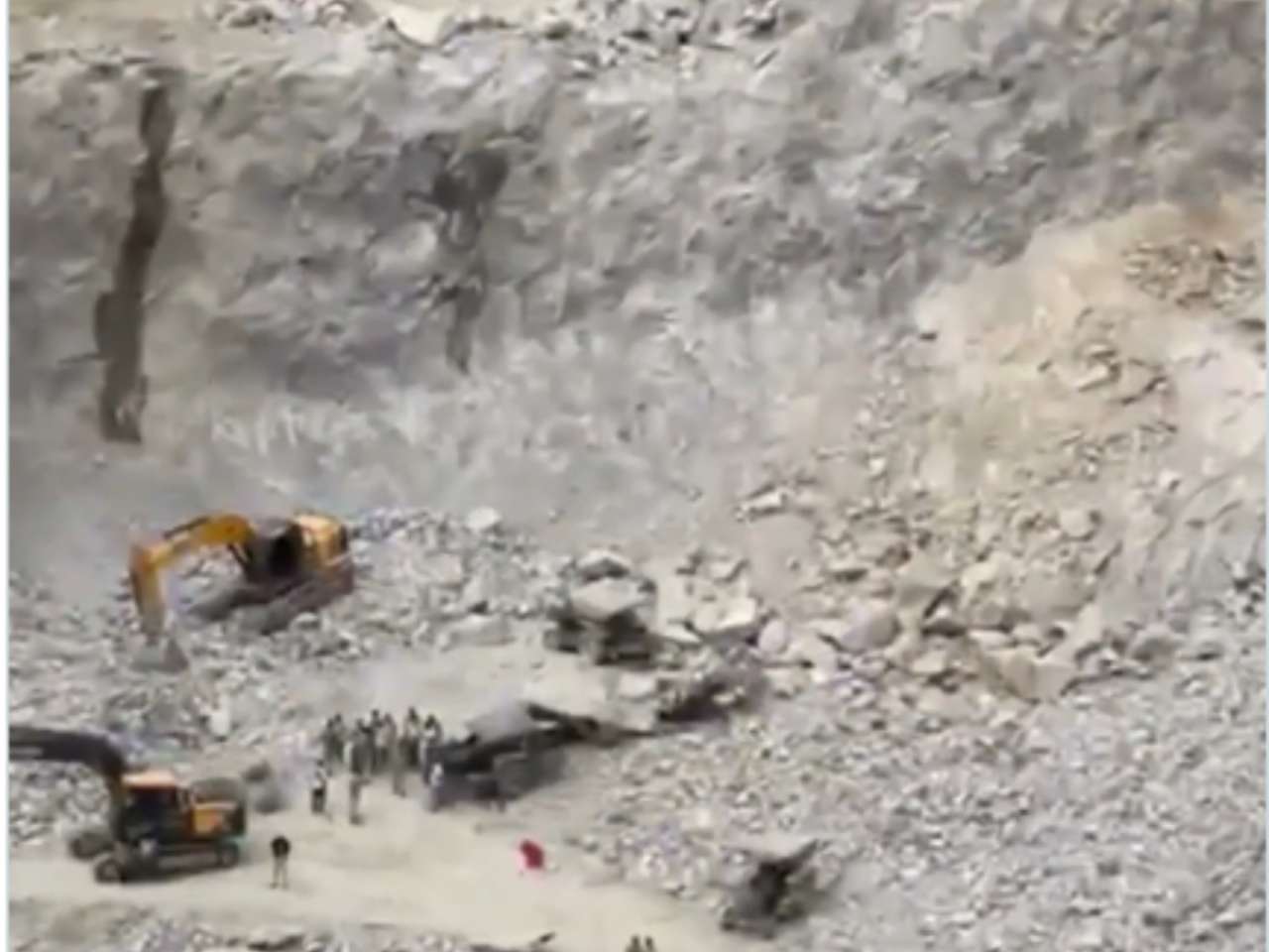 Bengaluru Rock Collapse: 7 Bihar workers dead in stone quarry tragedy, rescue underway