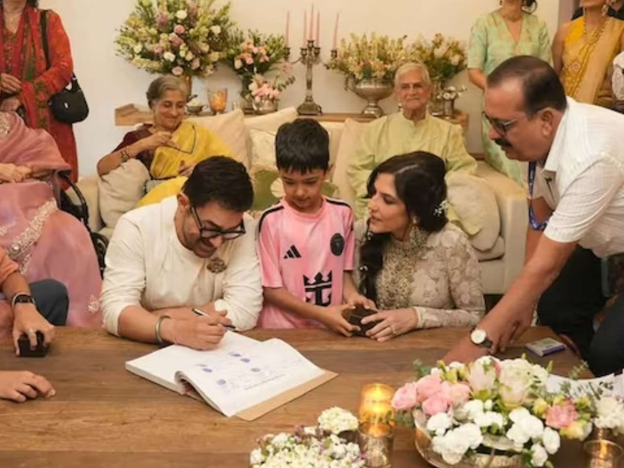 Aamir Khan-Gauri Spratt are now married: First picture of newlyweds from intimate ceremony goes viral
