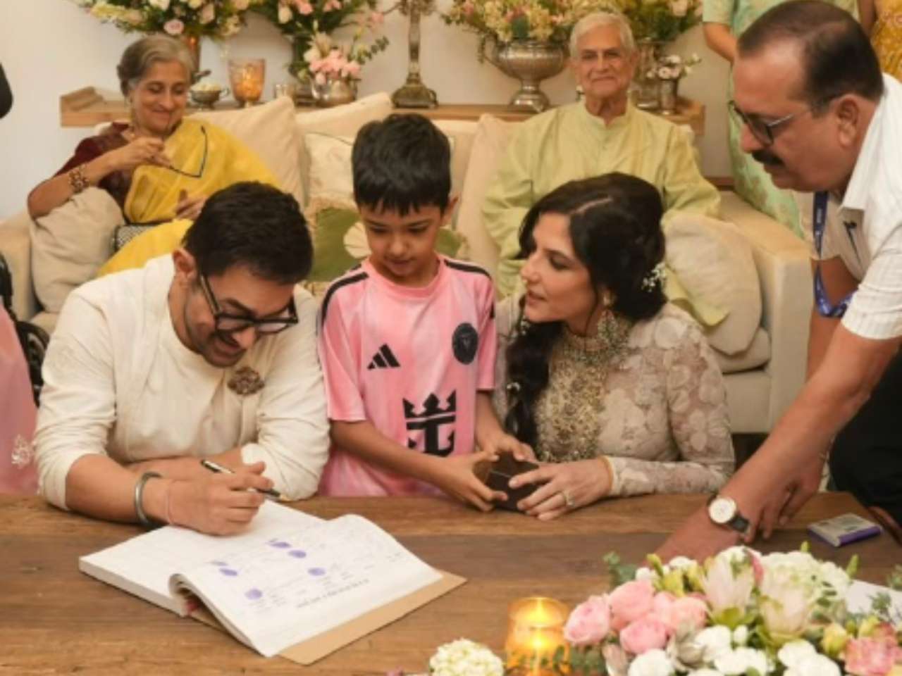Aamir Khan kisses Gauri Spratt after their heartfelt wedding vows – Watch viral video