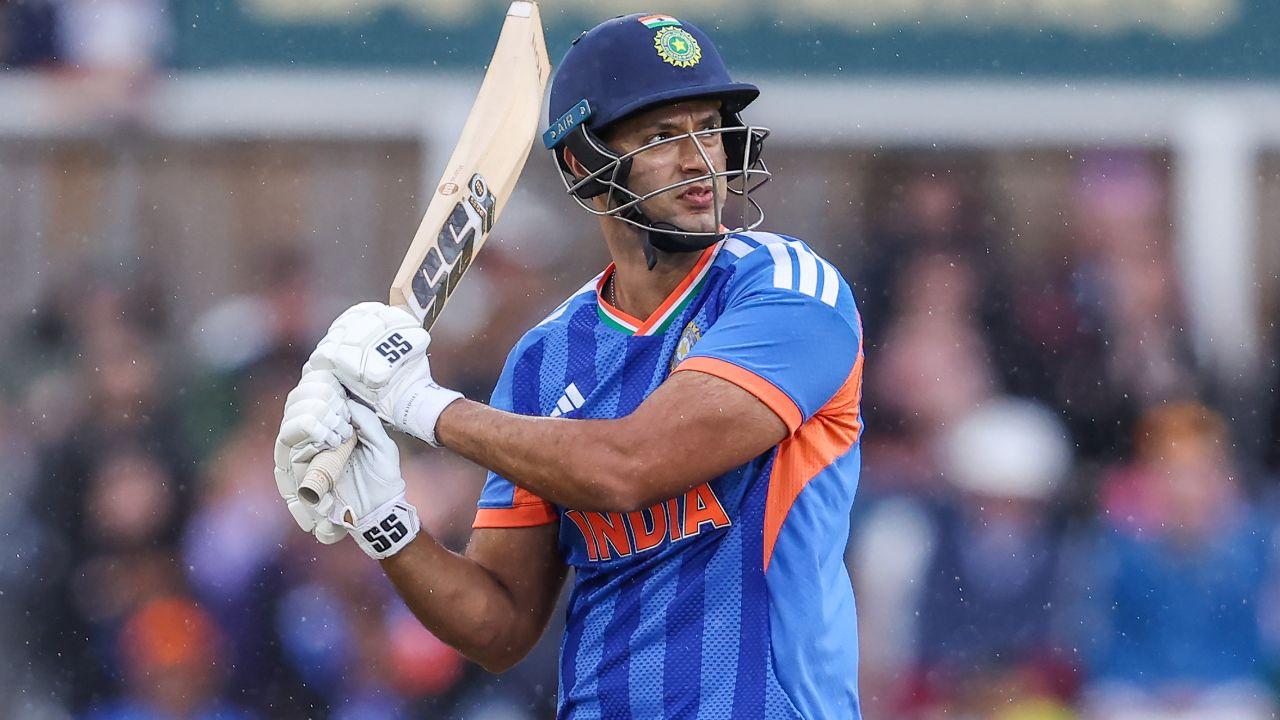 IND vs ENG ODI: इंग्लैंड के खिलाफ वनडे सीरीज के लिए हुआ बड़ा बदलाव, नितीश रेड्डी की जगह शिवम दुबे को किया शामिल
