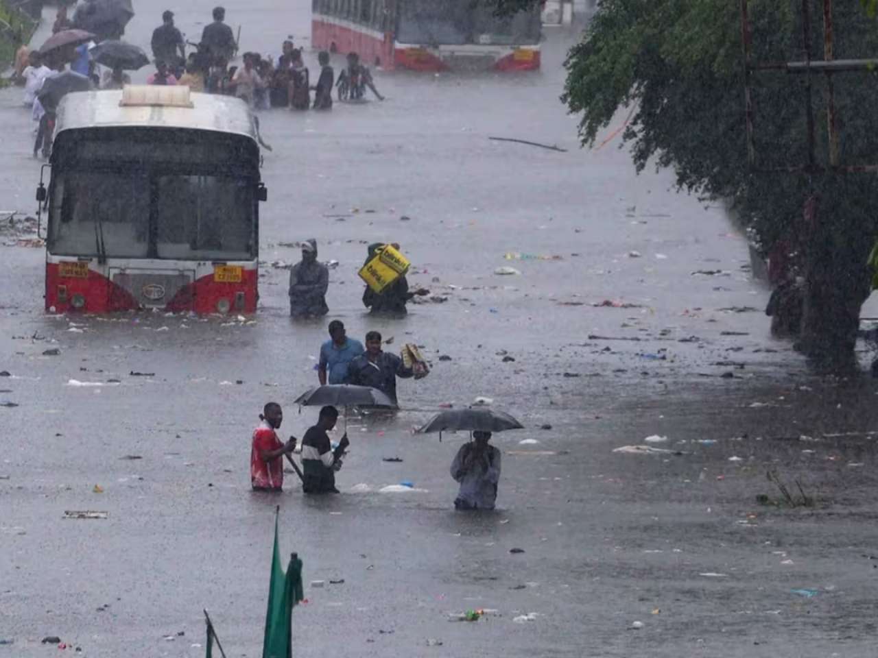 Monsoon Mayhem In Mumbai: What is Orange Alert? Decoding IMD's  colour-coded weather warning system